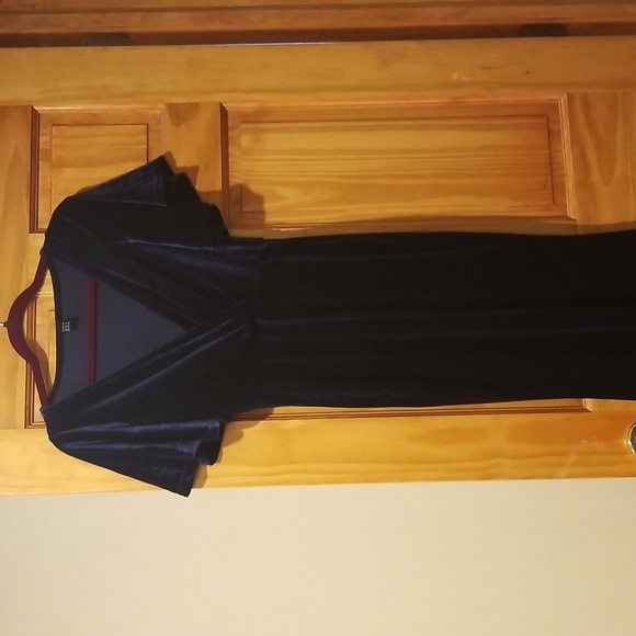 Velvet dress - Picture 2 of 3